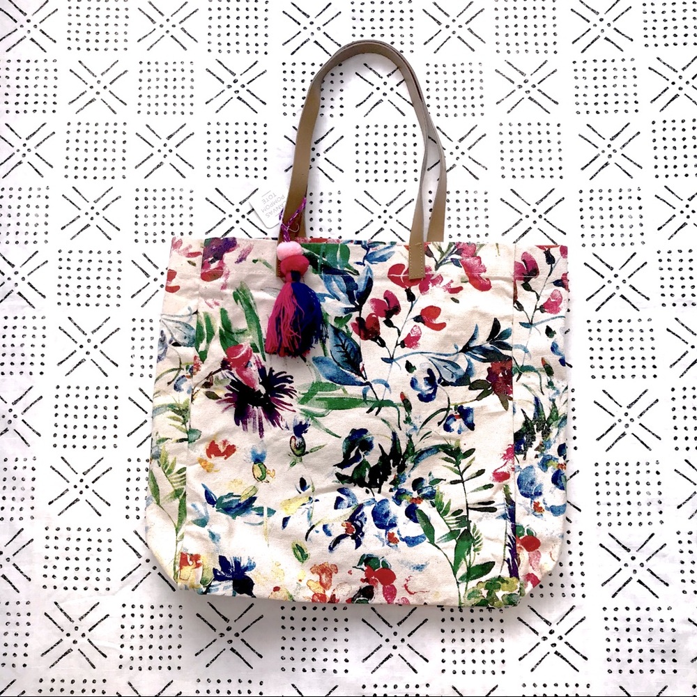 FLORAL FLIRTY POM POM CANVAS TOTE
